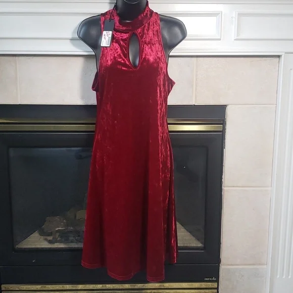 Viereck Wine Crushed Velvet Dress. Size Large. - Picture 1 of 8